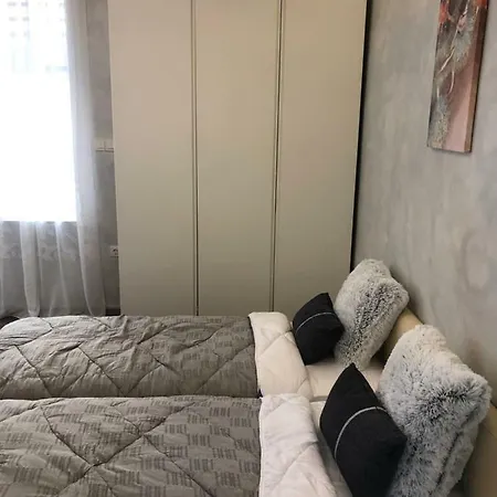 Apartment Center Dream House *