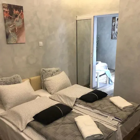 Center Dream House Apartman *